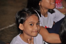 Erstes „DER Welt verpflichtet“ Projekt erfolgreich abgeschlossen Schlüsselübergabe für DERPART School auf den Philippinen